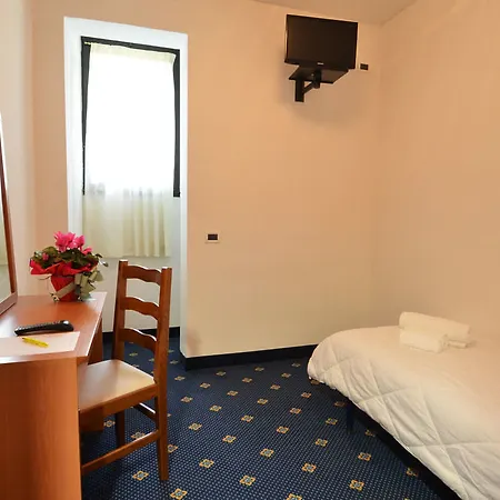 Oasi Hotel 3*