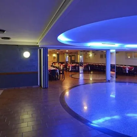 Hotel Oasi Hotel 3*